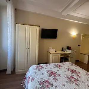 Termini Station Holidays Рим